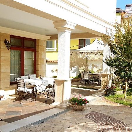 Hotel Green Garden Shumen Ngoại thất bức ảnh