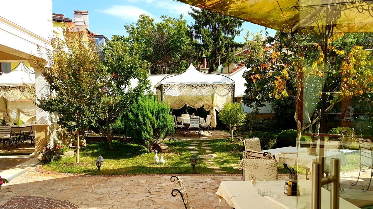 Hotel Green Garden Shumen Ngoại thất bức ảnh