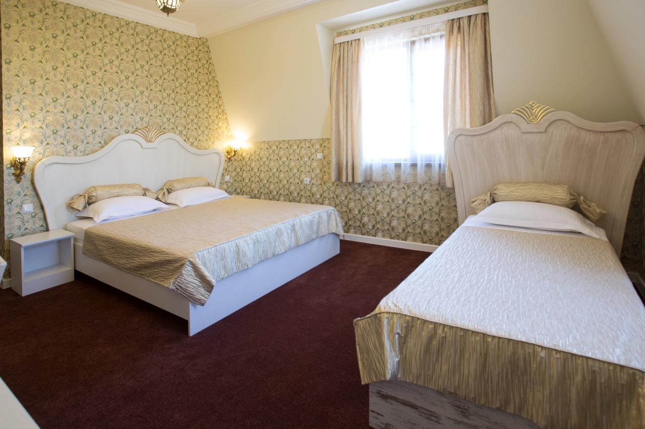 Hotel Green Garden Shumen Ngoại thất bức ảnh